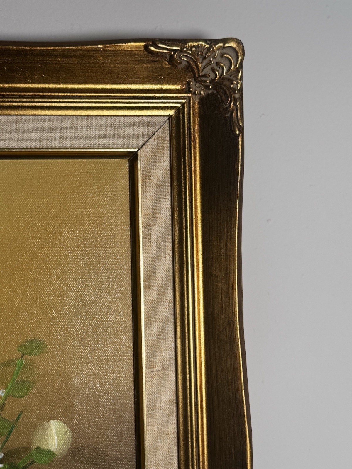 Vintage Floral Oil Painting In 17x20in Gold Wood Frame Signed Ready To Hang