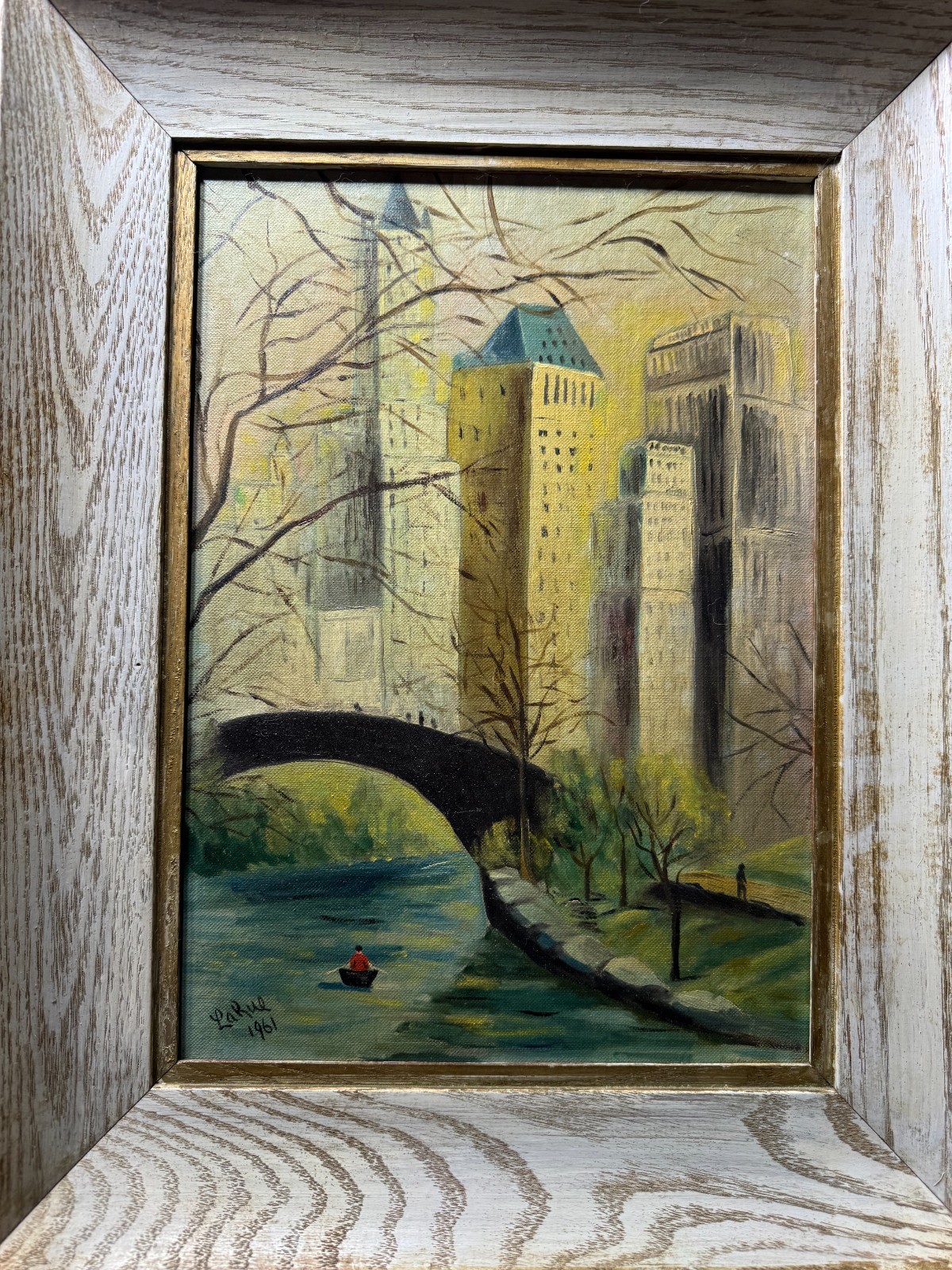 LaRue 1961 «Park And And Cityscape» Oil Painting – Signed And Framed