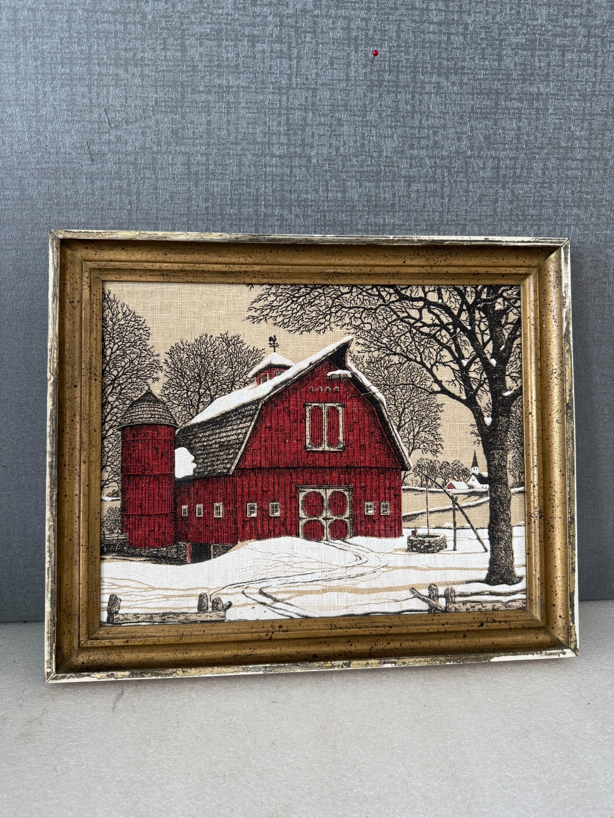 Vintage Winter Snowy Red Barn Farmhouse Country Style Burlap Painting 16”x13 «