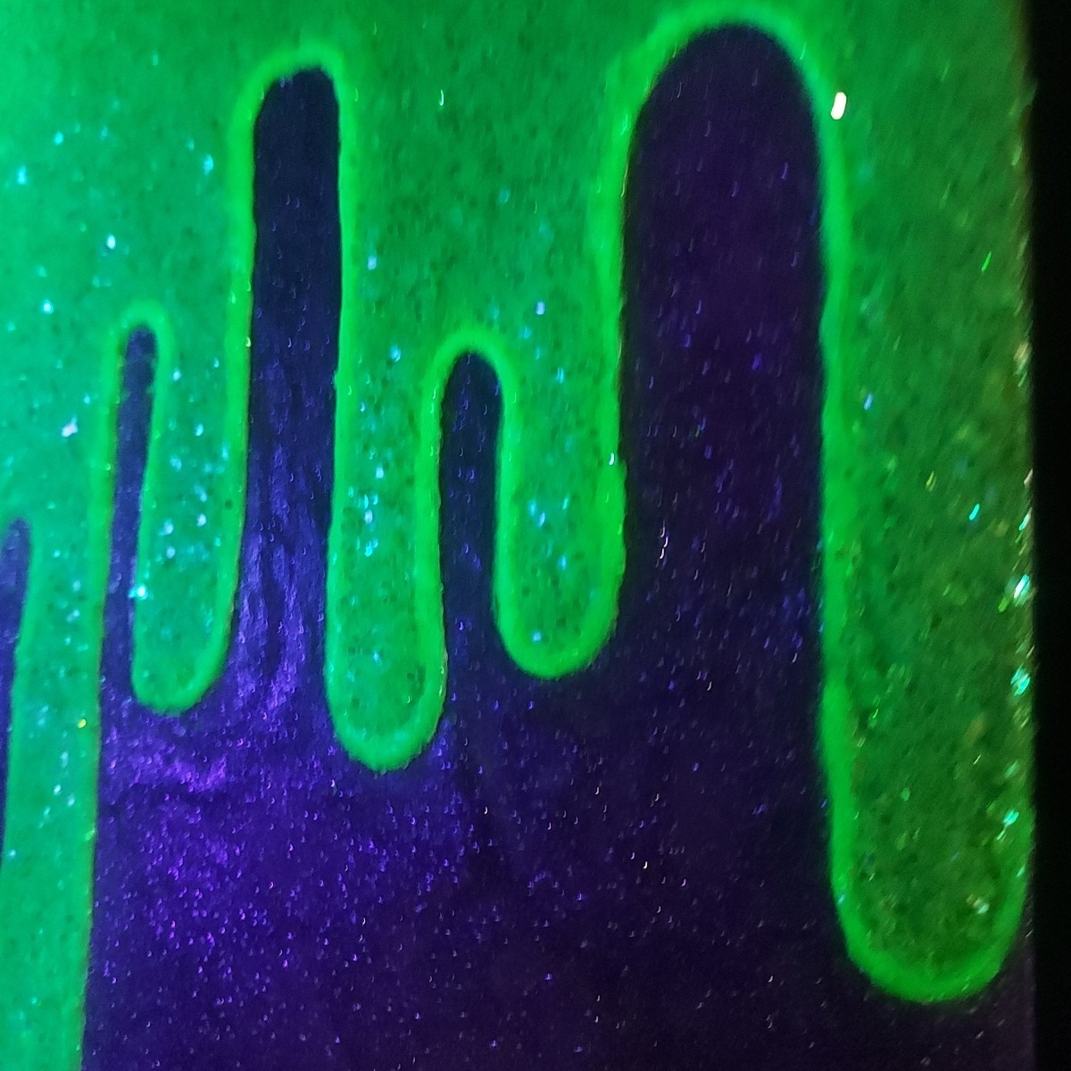 Blacklight Glow N Dark Glitter Painting On Canvas Purpl With Neon Green Glitter