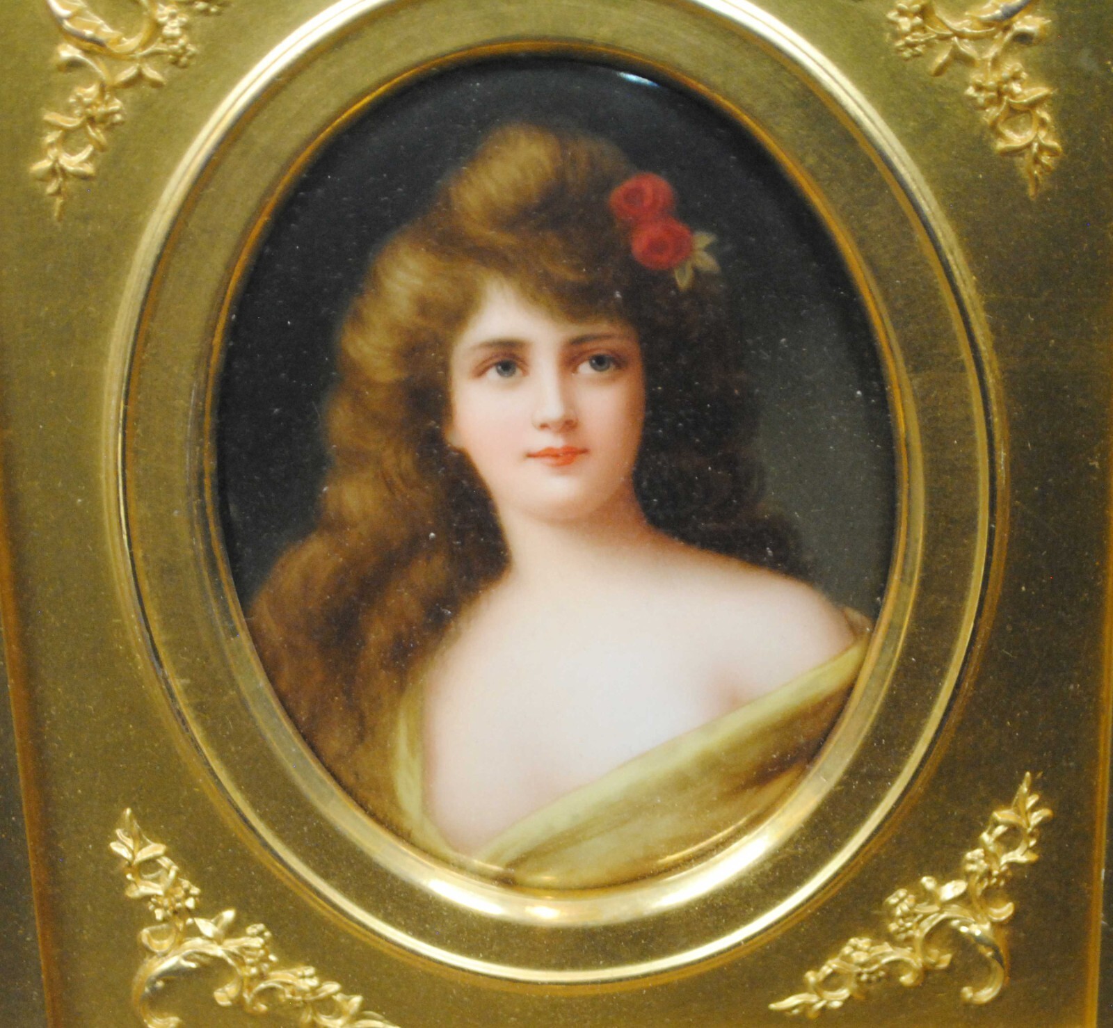 ANTIQUE OVAL HAND PAINTED PORCELAIN FRAMED PLAQUE, IMPRESSED MR, CIRCA 1870S