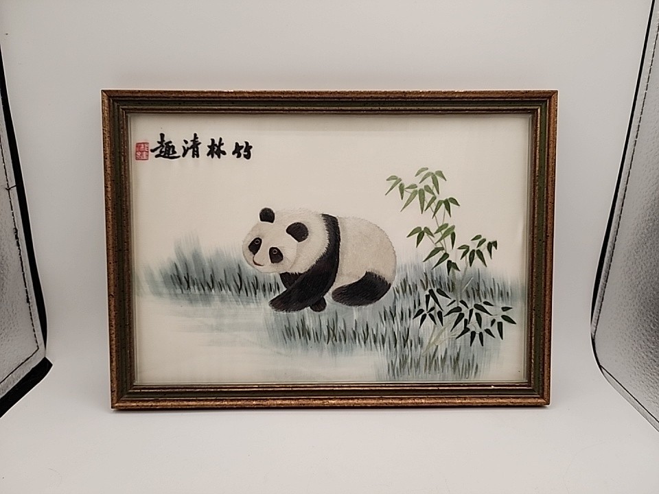 Very Nice Chinese silk with embroidery of Panda – Quinling Bamboo