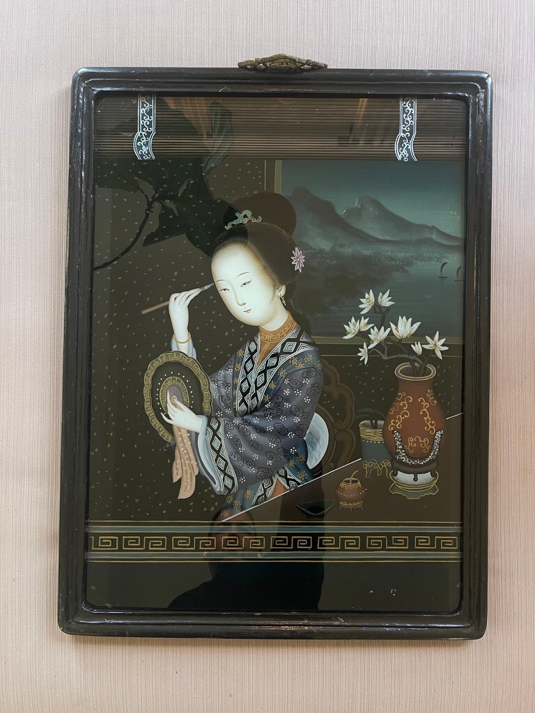 Stunning Chinese Reverse Mirror Painting of Woman – 19th Century Asian Art