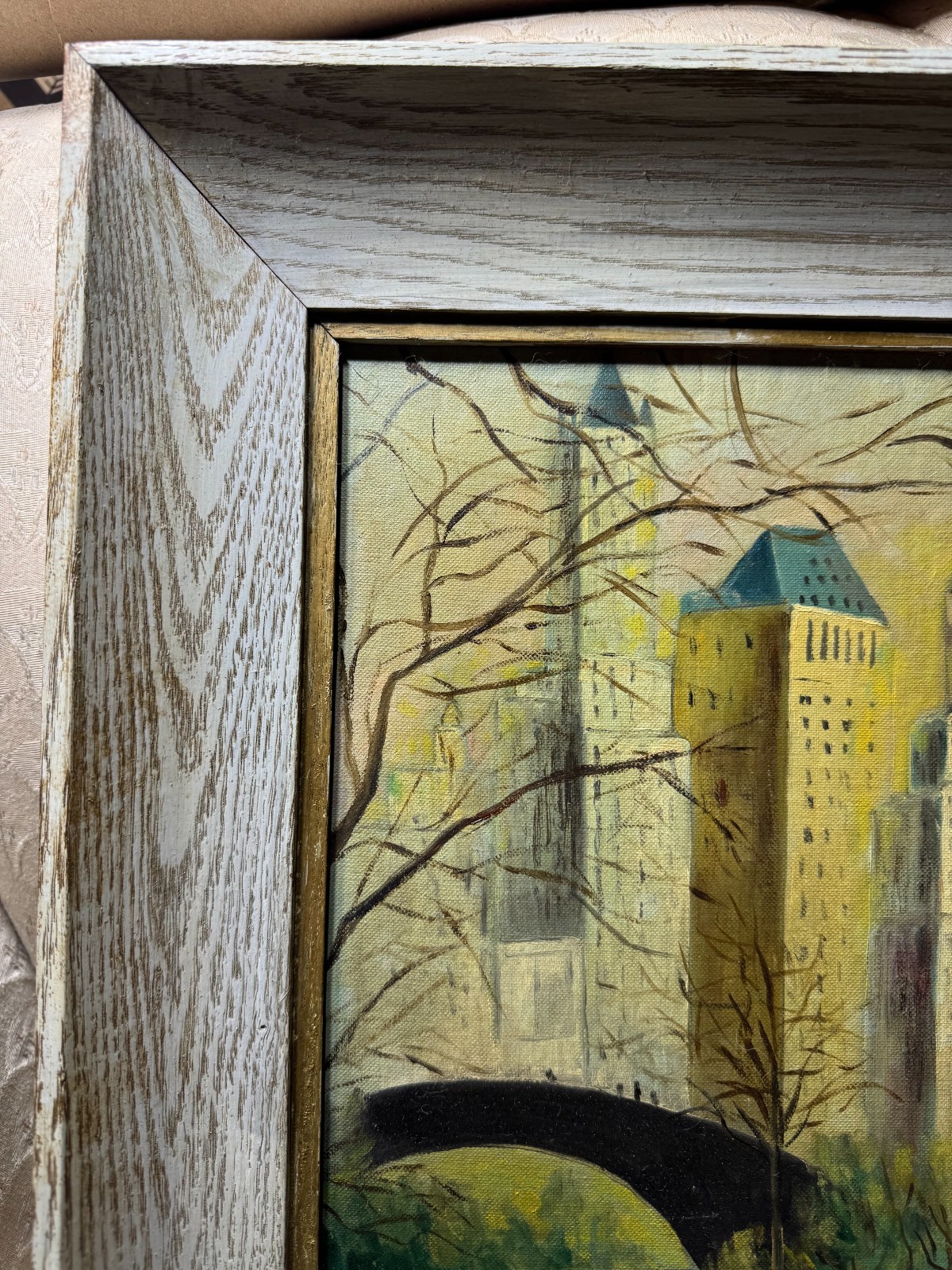 LaRue 1961 «Park And And Cityscape» Oil Painting – Signed And Framed