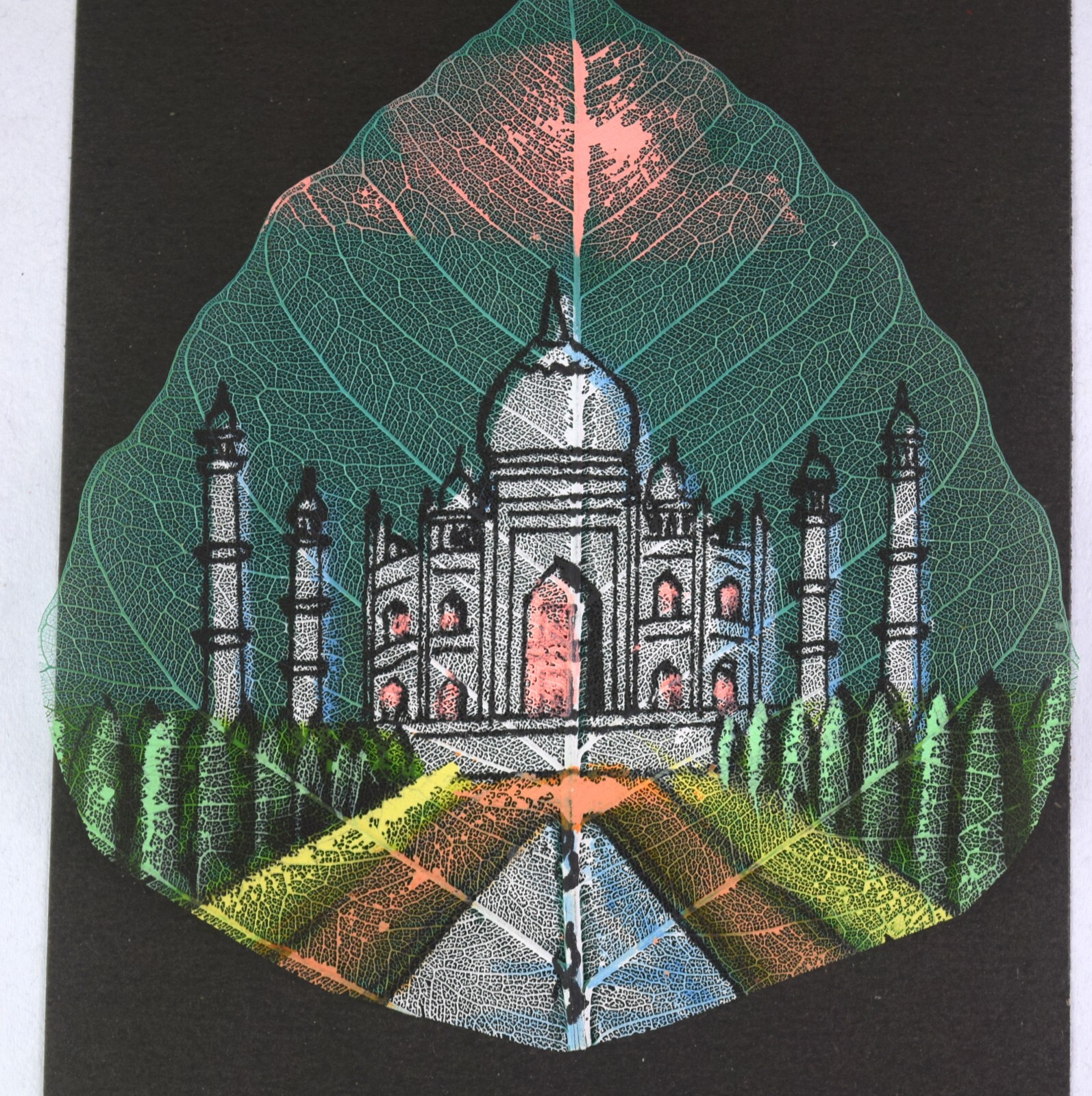Beautiful Taj Mahal Hand Painting On Pipal Leaf Wall Decorative. i54-753