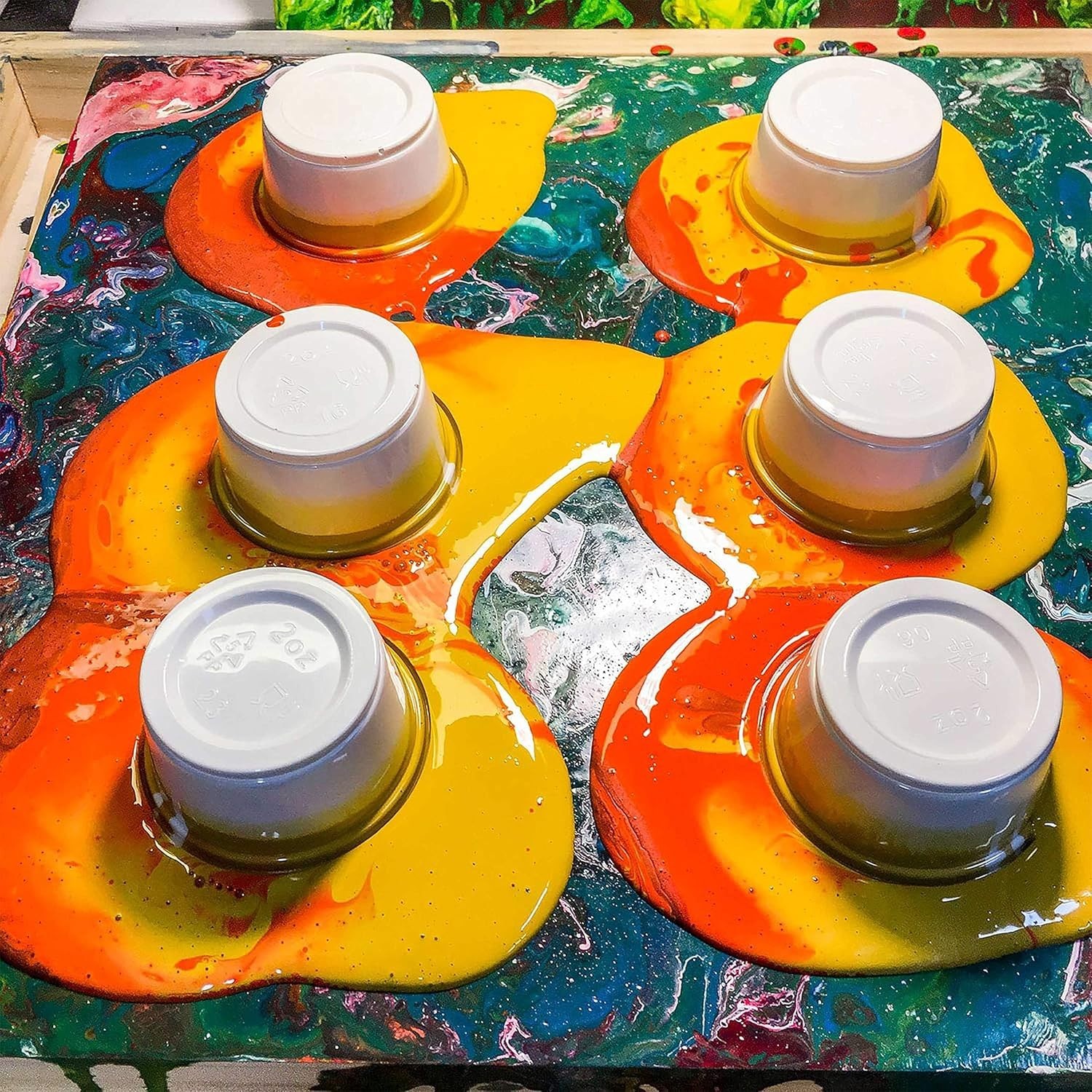 Versatile 64oz Gloss Pouring Medium for Fluid Acrylic Painting Mastery