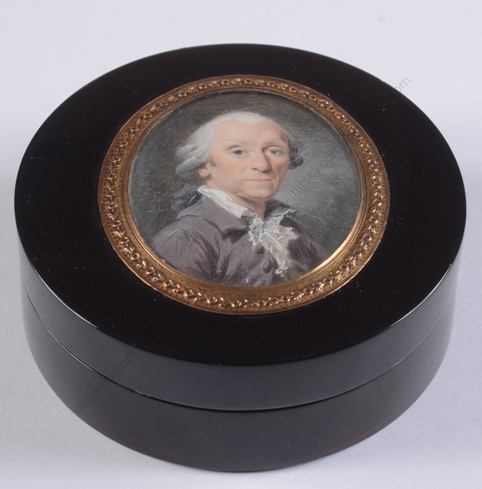 Joseph Boze (1745-1826) «Round box with portrait of an aristocrat», ca. 1785