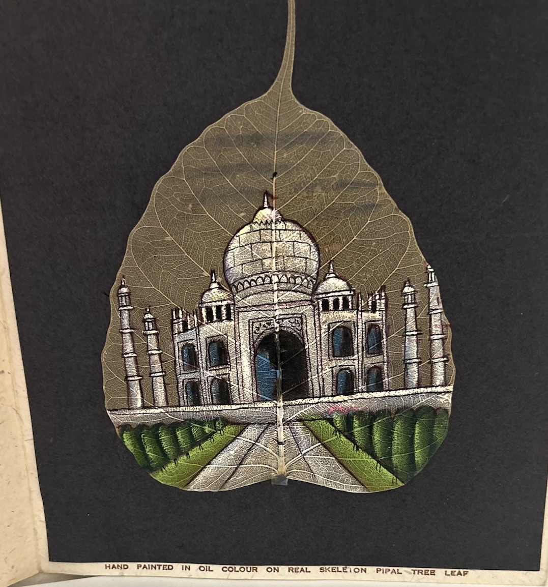 Beautiful Taj Mahal Hand Painting On Pipal Leaf Wall Decorative.