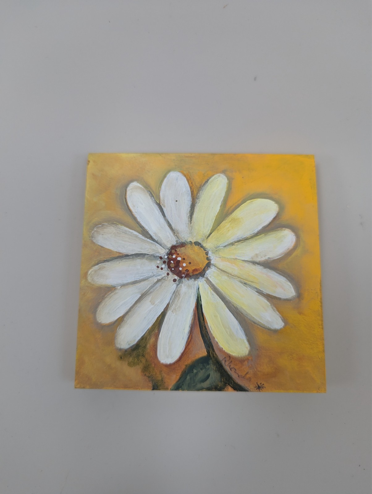 Daisy 4in x4xin x0.5in Acrylic on Particle Board