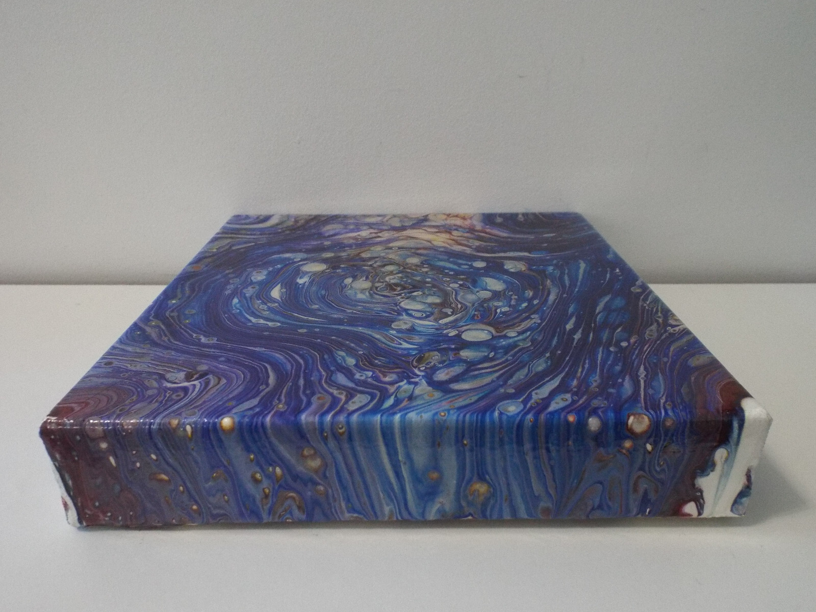 Yolanda Thigpen «Surfacing» 8×8 Acrylic Pour Artisan Wall Art (Cleveland, 2019)