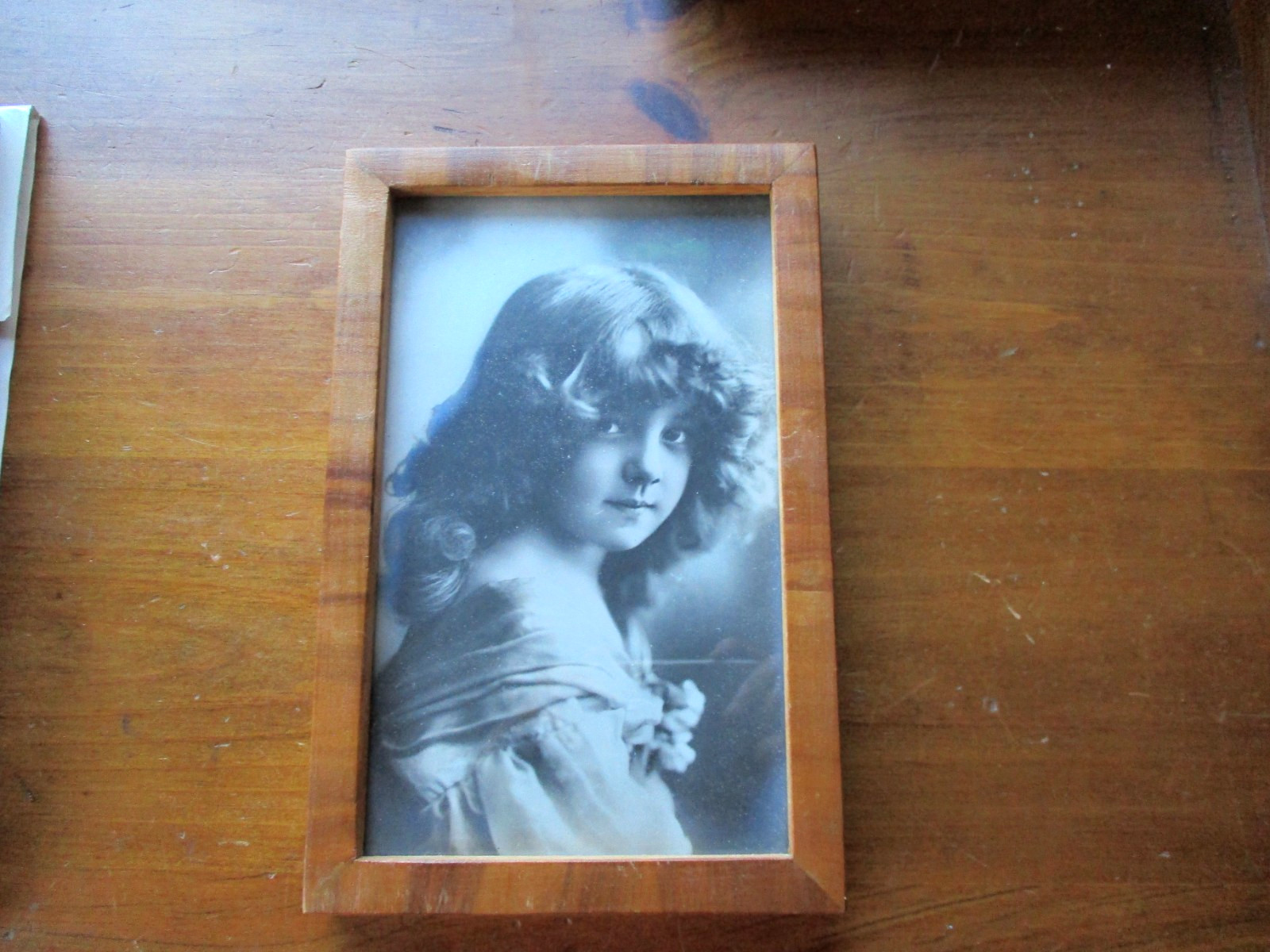 VINTAGE BIRDSEYE MAPLE EARLY VICTORIAN YOUNG GIRL BLACK/WHITE LITHO PRINT FRAME