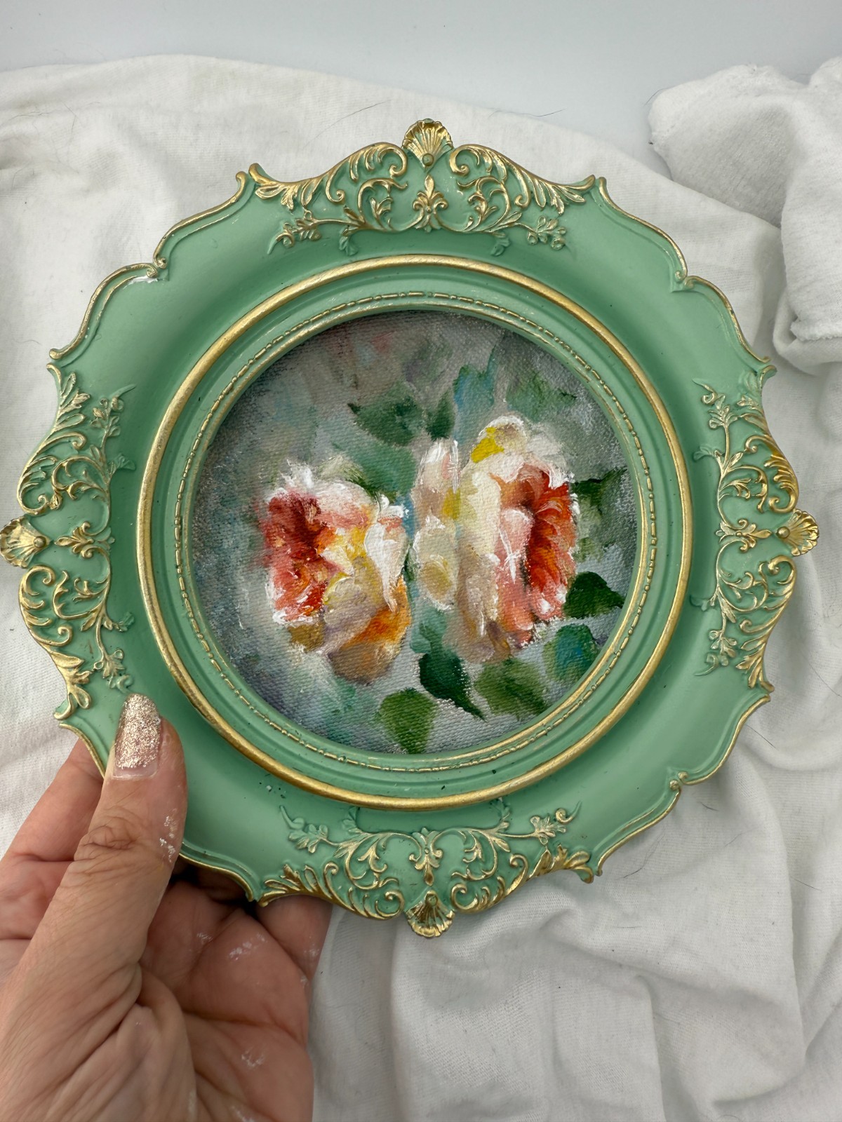 Miniatur Floral Elegance – Original Tiny Oil Painting in Handmade Ornate Baroque