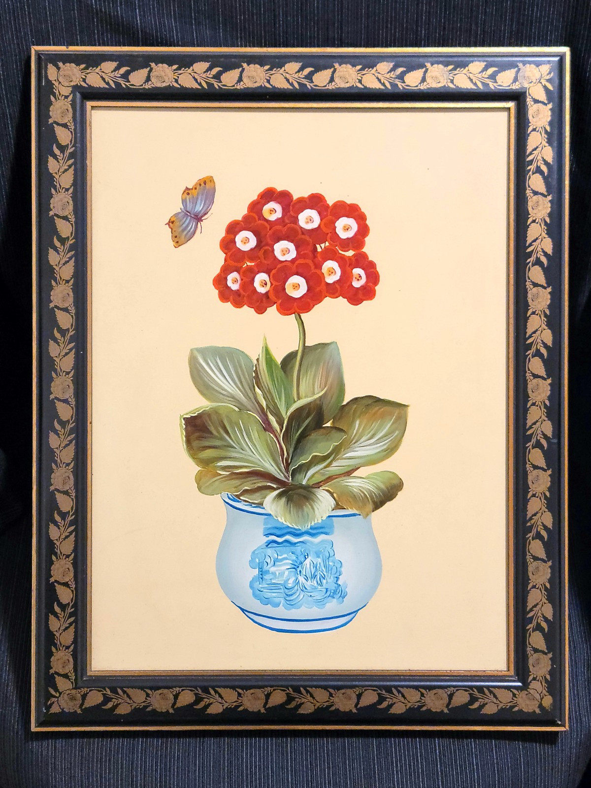 Chelsea House Hand Painted Oil On Board Red Auricula In Blue & White Cachepot