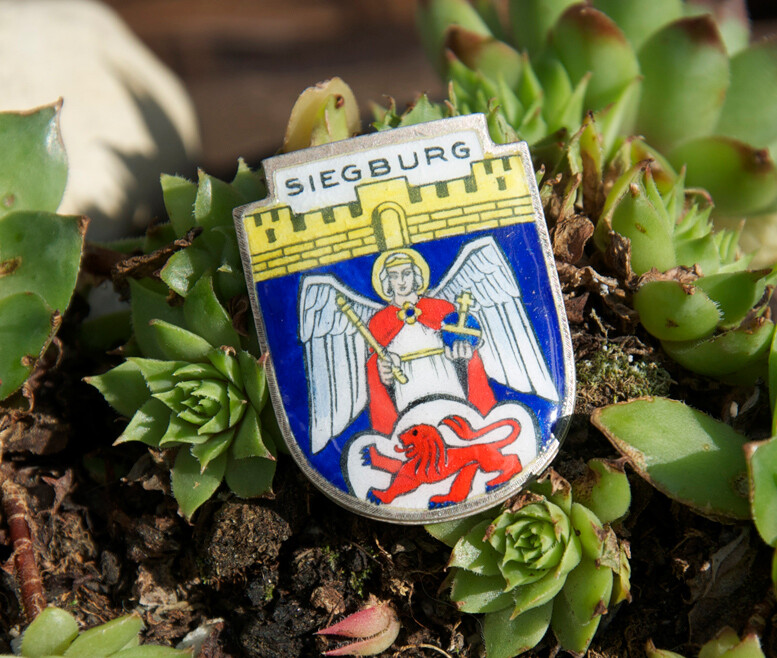 SMALL VINTAGE HAND MADE ENAMEL BADGE # SIEGBURG GERMANY 800 STERLING SILVER