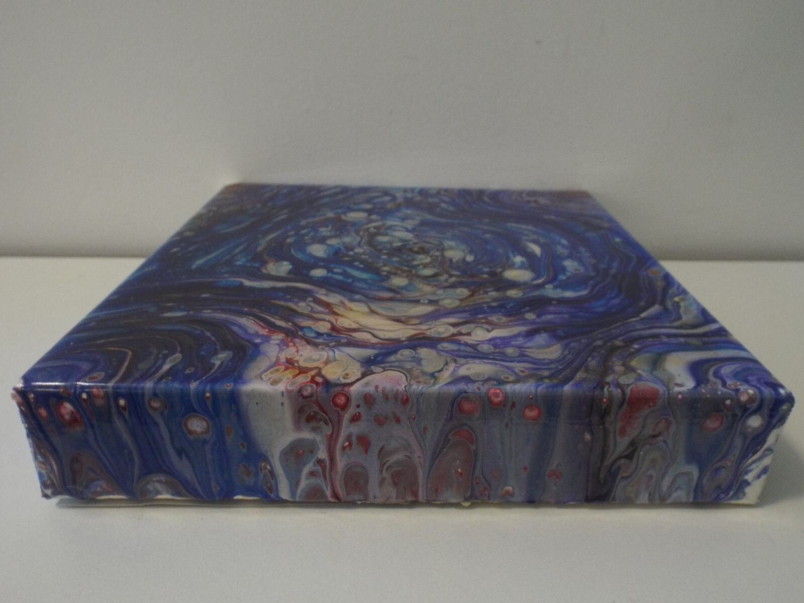 Yolanda Thigpen «Surfacing» 8×8 Acrylic Pour Artisan Wall Art (Cleveland, 2019)