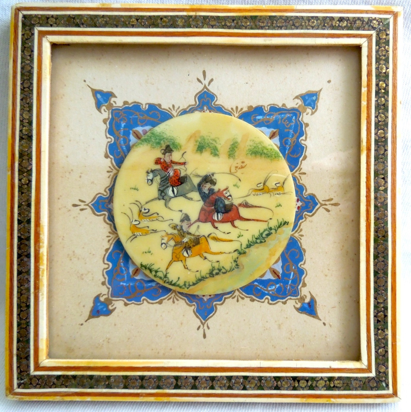Vintage MUGHAL Painting* 2.5-Inch BONE DISC* KHATAM Mosaic Frame *FREE SHIP