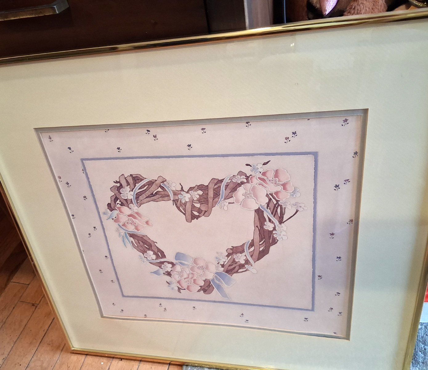 17″ LONG x 14″ WIDE FRAMED WALL PICTURE FLOWERS & HEART SHAPED WREATH