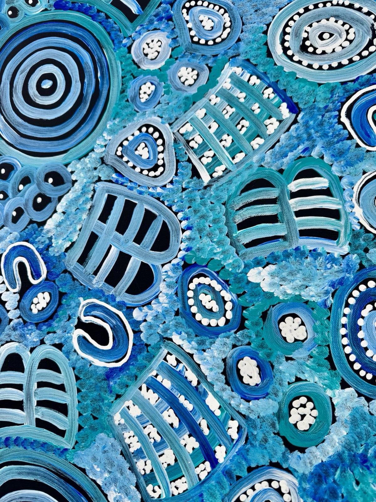 Dulcie Long Pula. Authentic Aboriginal Art. Incl, COA, Photo’s.size 90cm x 60cm