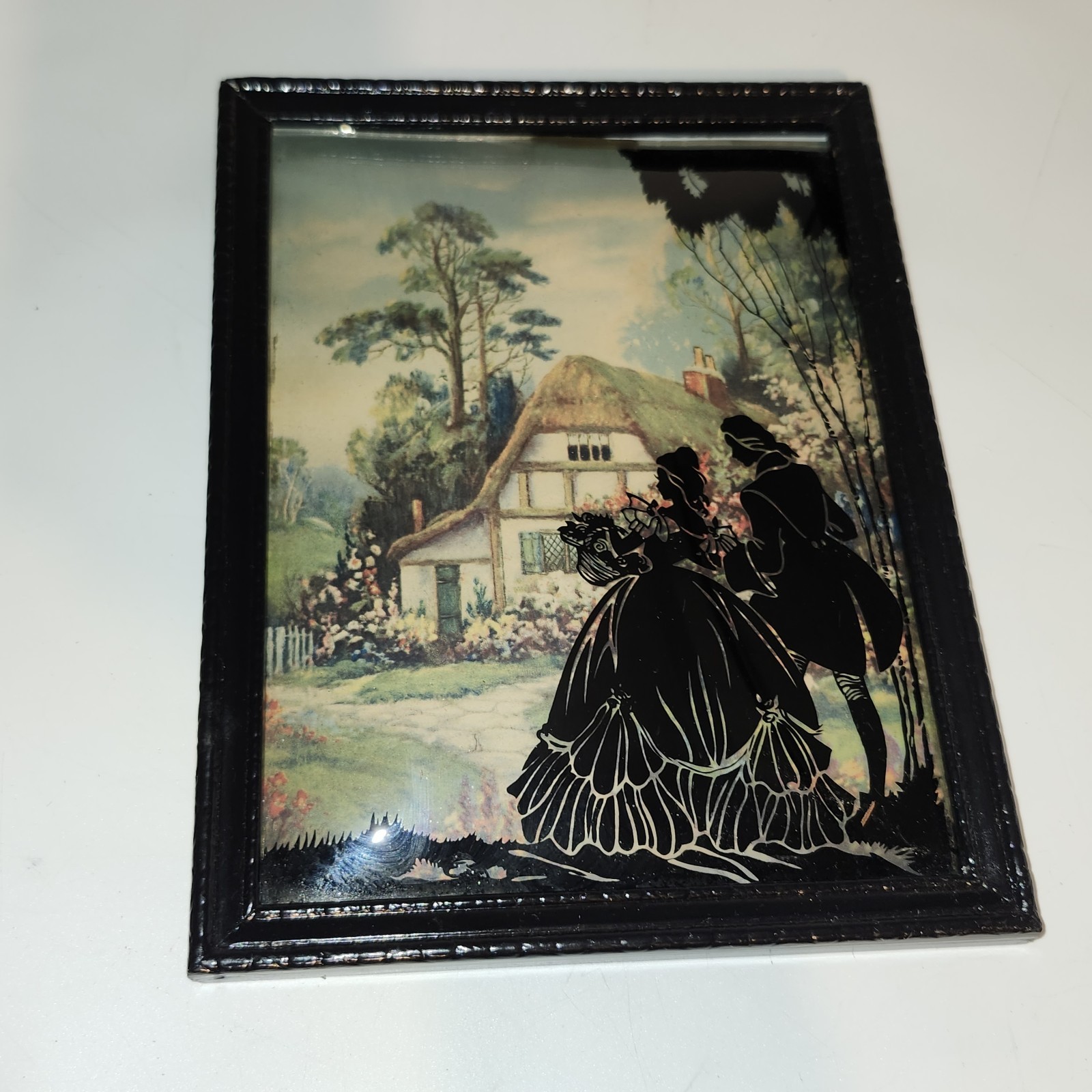 Vintage 9″ Reverse Painting Silhouette Convex Glass Wall Art English cottage