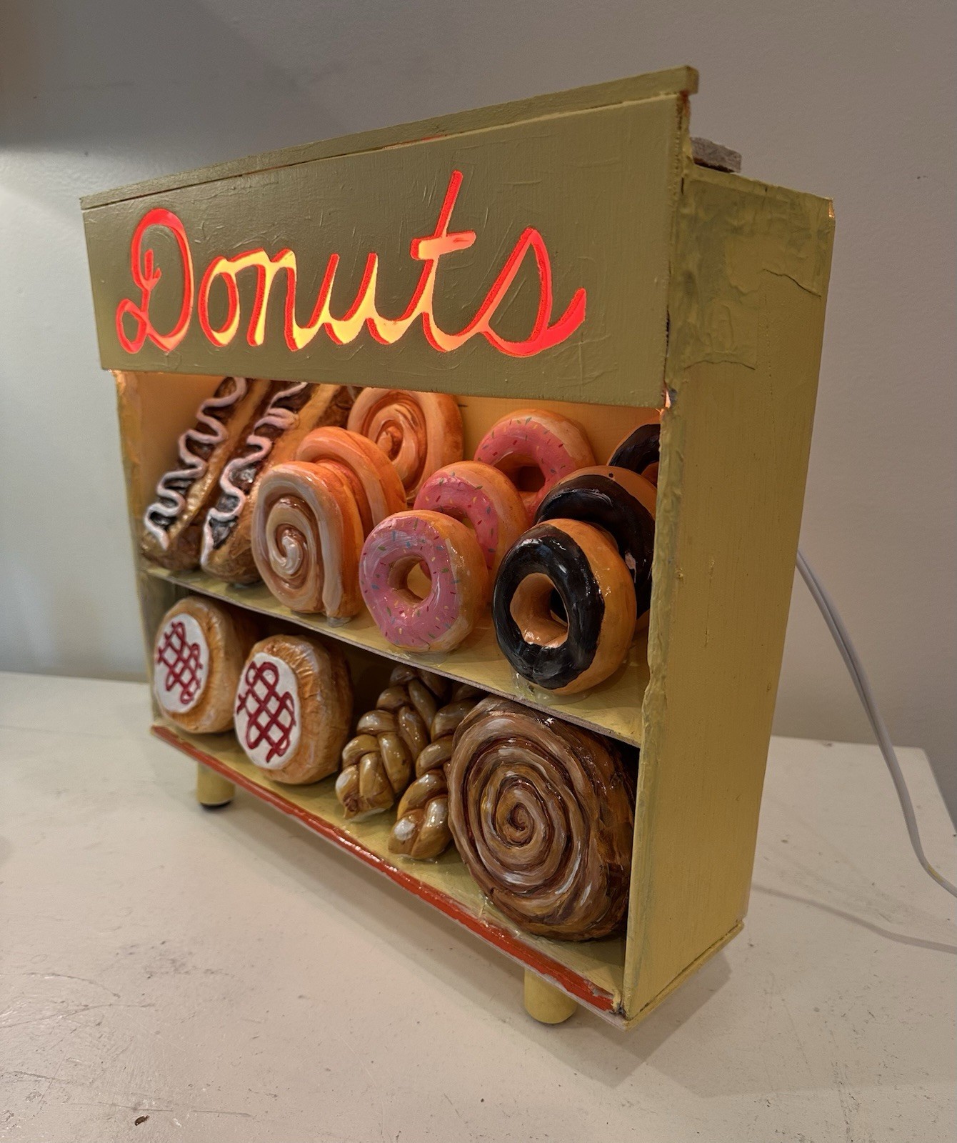 DONUTS POP ART Light Up Sign Sculpture Artist Signed Trinja Henrickson