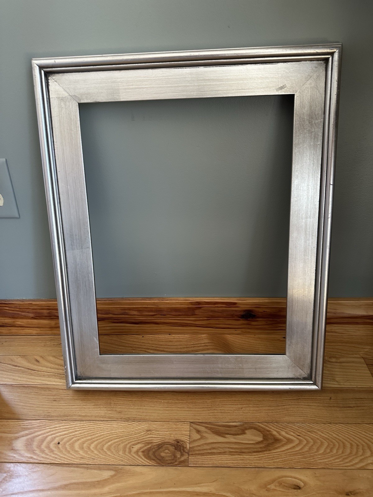 Silver Plain Air Frame For 14 X 18 Canvas Painting