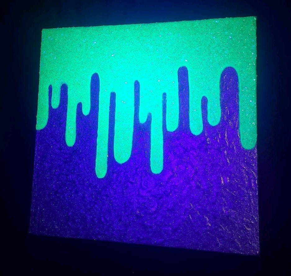 Blacklight Glow N Dark Glitter Painting On Canvas Purpl With Neon Green Glitter