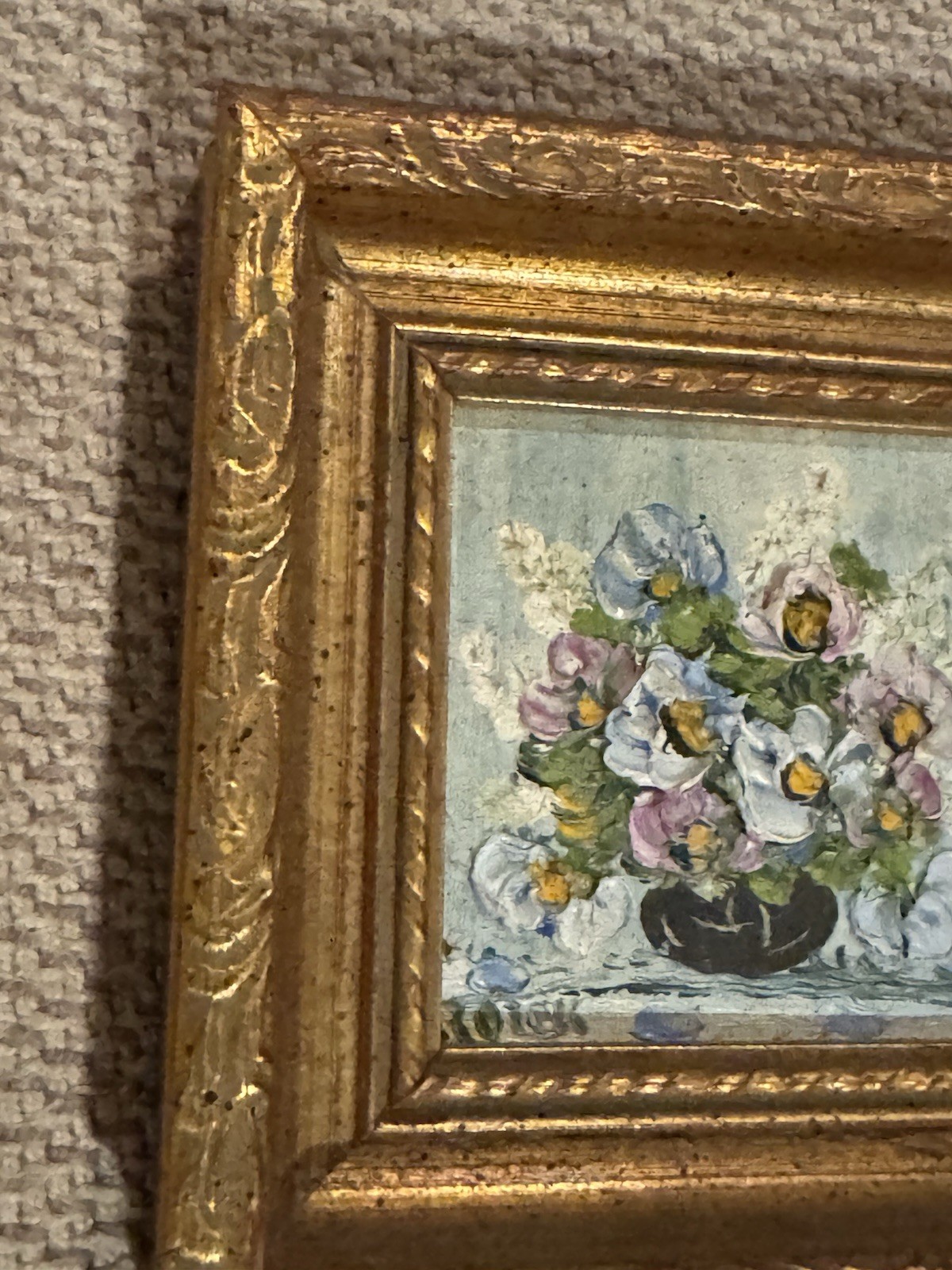 1960s Flowers in Vase Framed Textured Impasto Oil Painting – Irene Rozek