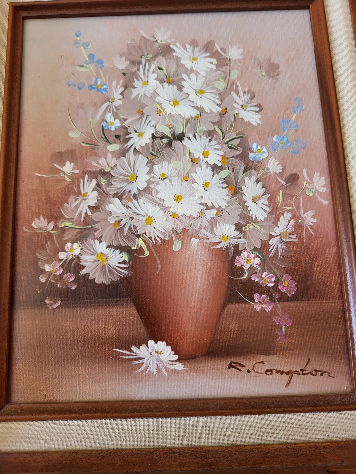 Vintage R. Compton Oil Painting – White Daisies in Vase – in Linen Liner Frame