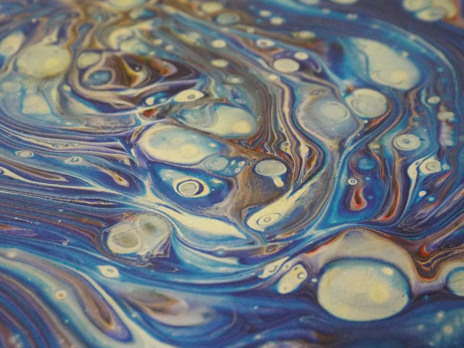 Yolanda Thigpen «Surfacing» 8×8 Acrylic Pour Artisan Wall Art (Cleveland, 2019)