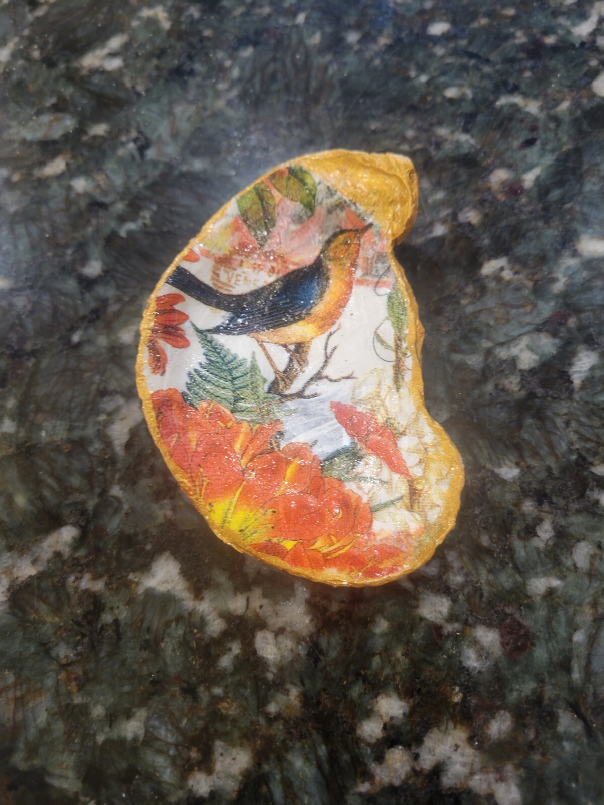 Oyster Shell Painting Folk Art Finch Bird Venezuela 1991 Keepsake Decor Coastal