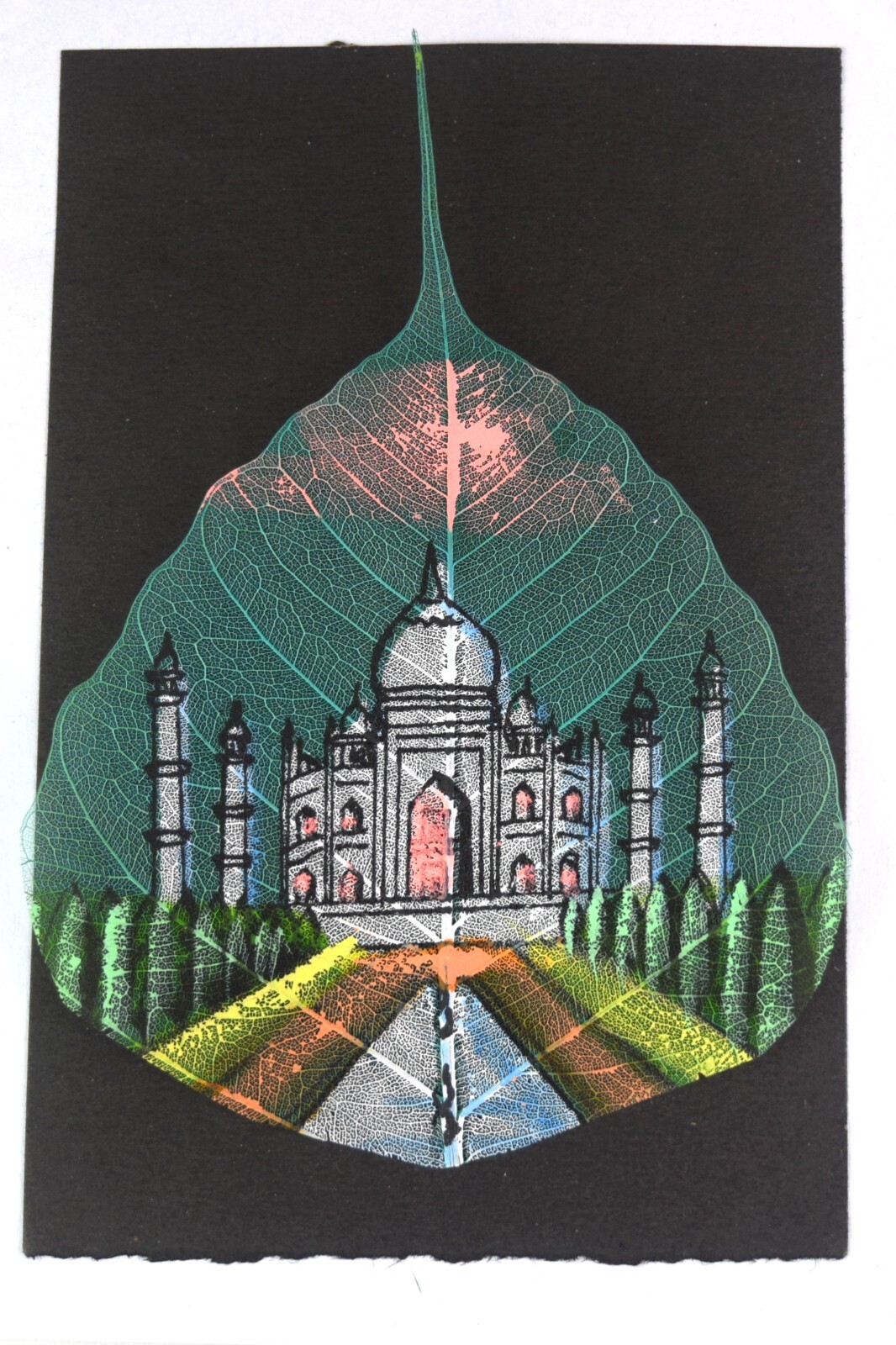 Beautiful Taj Mahal Hand Painting On Pipal Leaf Wall Decorative. i54-753