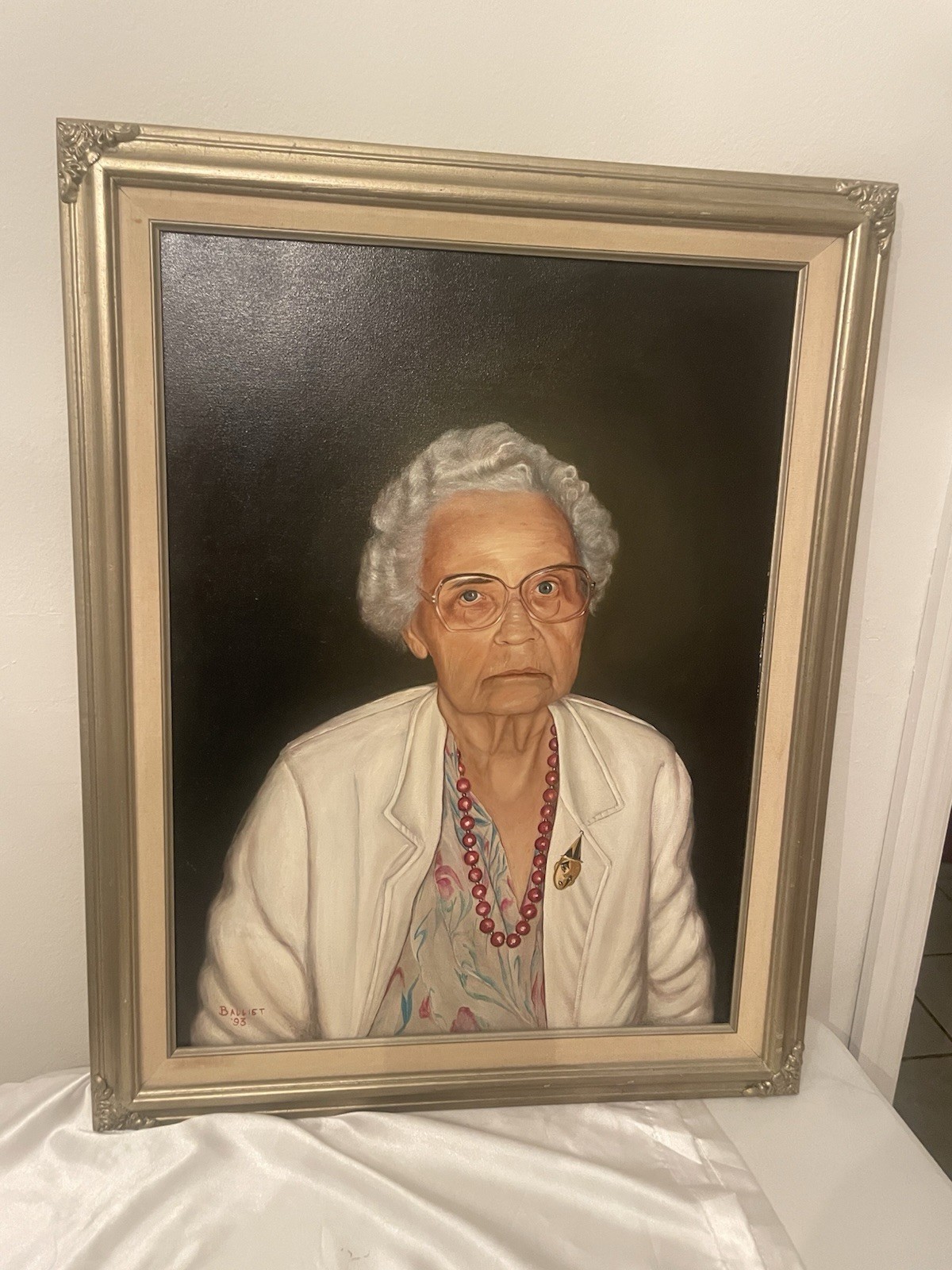 Vintage Canvas Framed Oil Portrait Painting OLDER LADY Gray Hair Eyeglasses 93