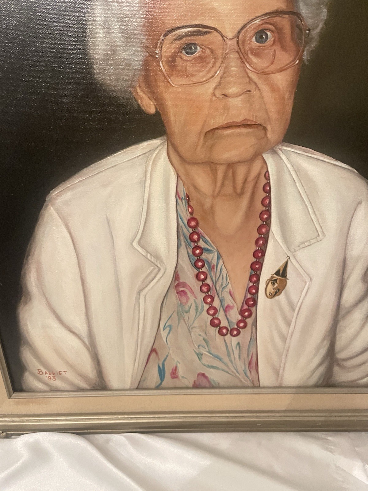 Vintage Canvas Framed Oil Portrait Painting OLDER LADY Gray Hair Eyeglasses 93
